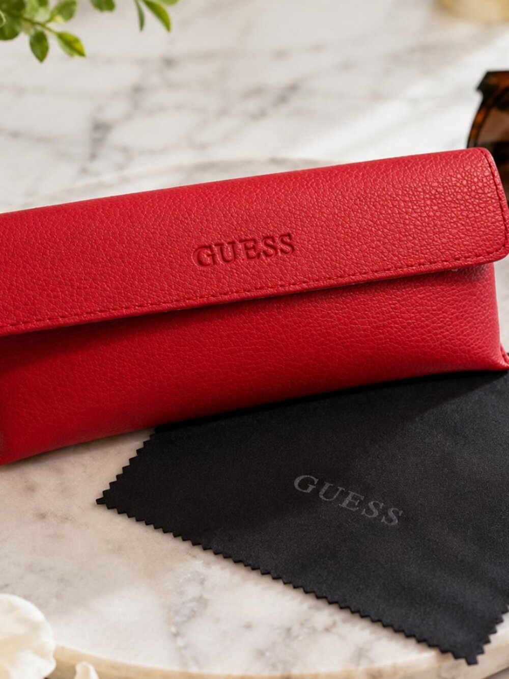 GUESS Red Eyeglasses Sunglasses Case Pebbled Logo w/ Black Cleaning Cloth